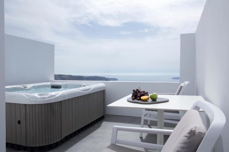 May Seven Suites Balkon