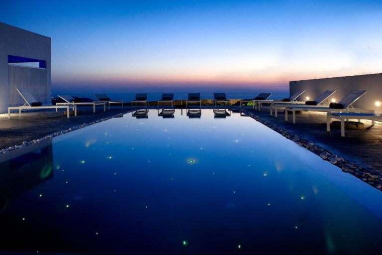 May Seven Suites Zwembad